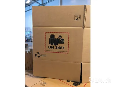 4 buntar med ca 20 wellådor i varje + 5 lådor med medföljande “30 Cell Shipper”